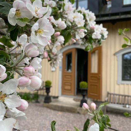 Runnvikens Pensionat Tystberga Exterior foto